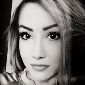 Meet your Posher, Davina